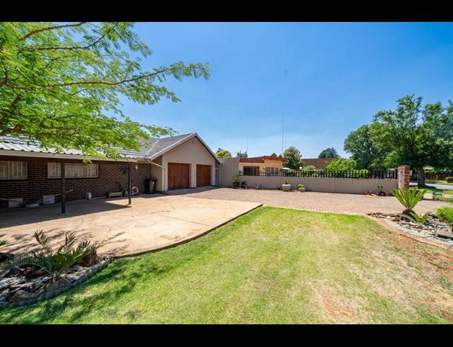 3 BEDROOM HOUSE FOR SALE IN PARKRAND
